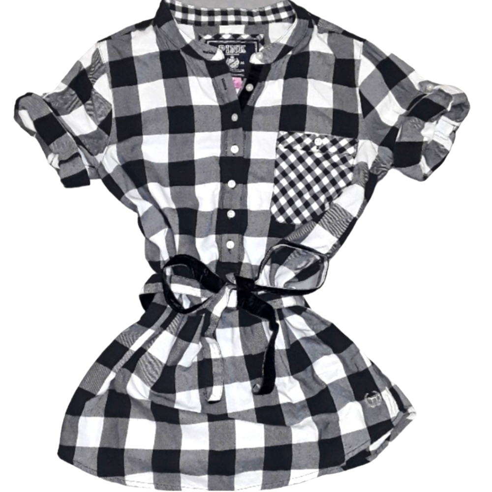 Pink by Victoria's Secret Checkered Shortsleeve Shirt. Women's Size: Small.